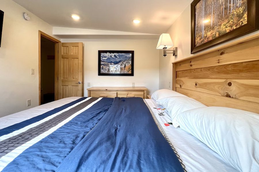 The Nordic Lodge — Guest room