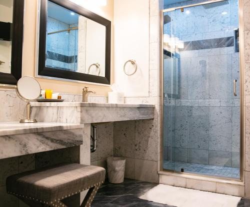 The Norwalk Inn — Bathroom