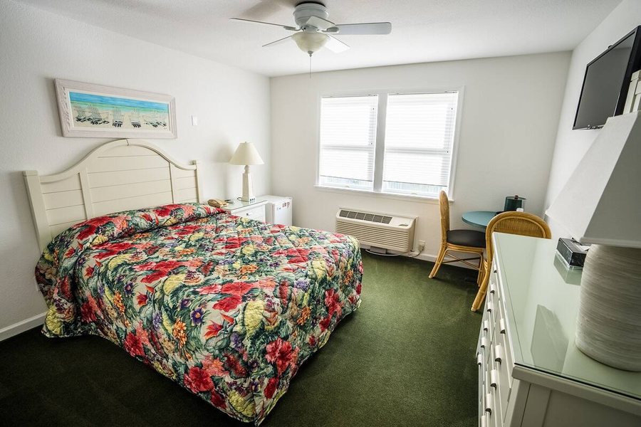 The Ocracoke Harbor Inn — Guest room