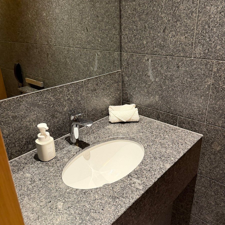 The Okura Tokyo — Bathroom