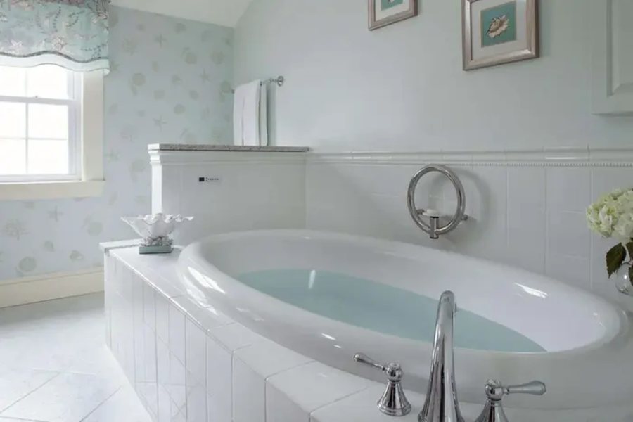 The Old Harbor Inn — Bathroom