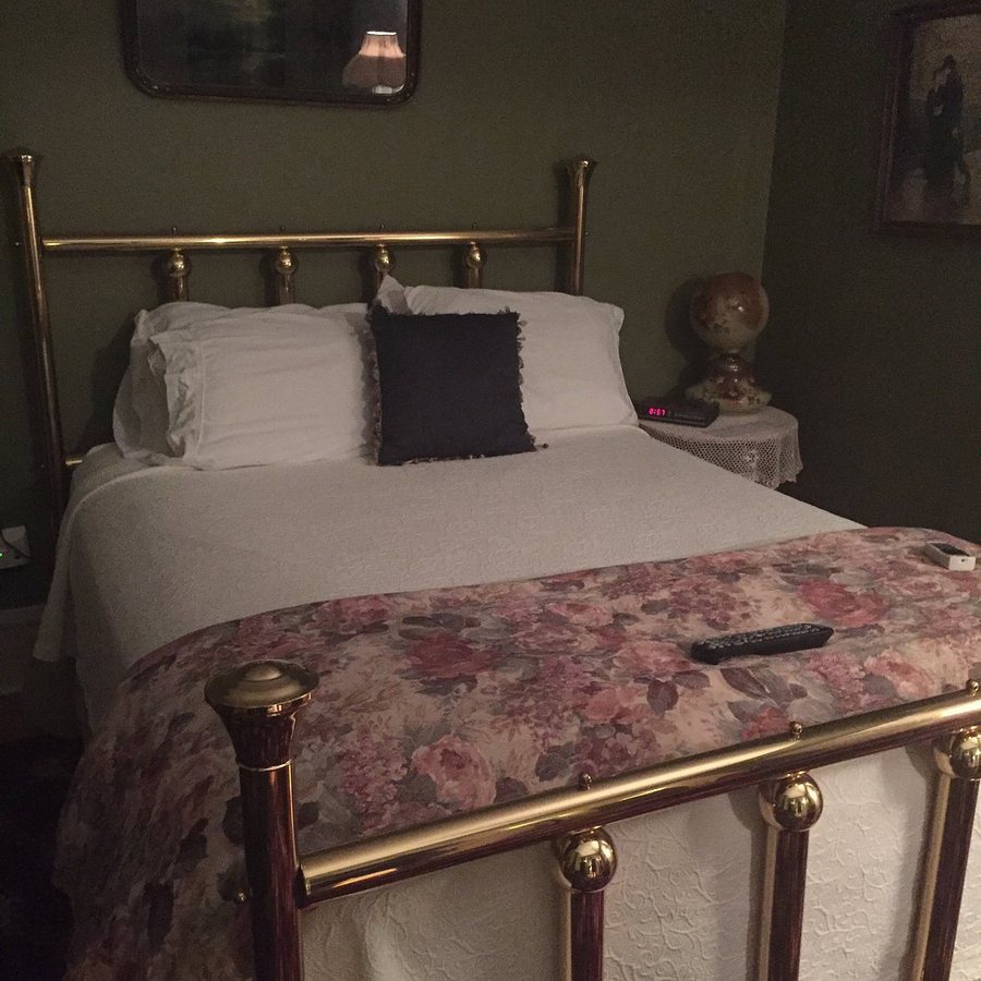 The Old Library Inn — Guest room