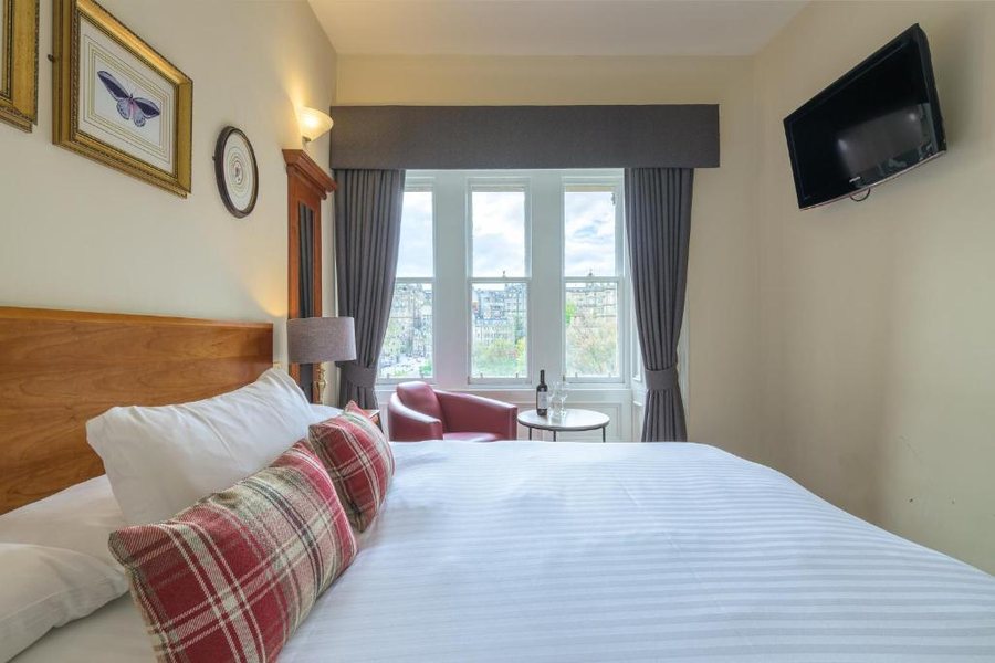 The Old Waverley Hotel — Guest room