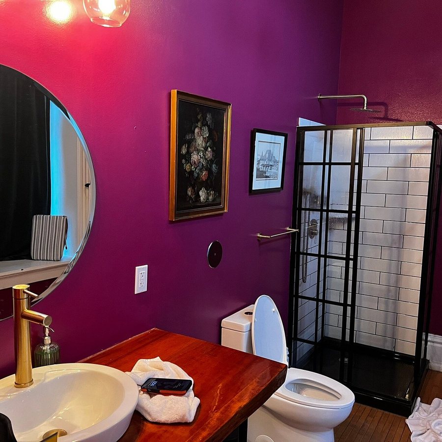 The Oliver Inn Boutique Collection by Heirloom — Bathroom