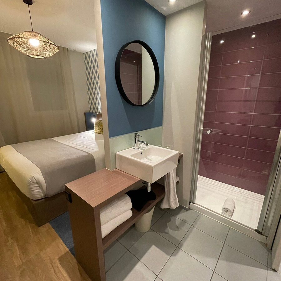 The Originals Boutique Hotel Saint James — Bathroom