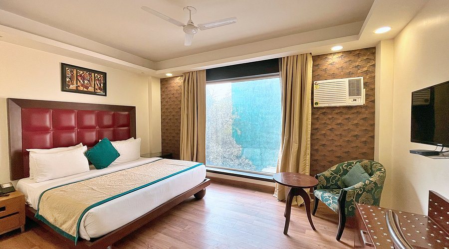 The Orion Plaza — Guest room