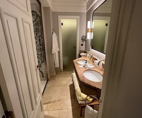 The Palace a Luxury Collection Hotel Madrid — Bathroom