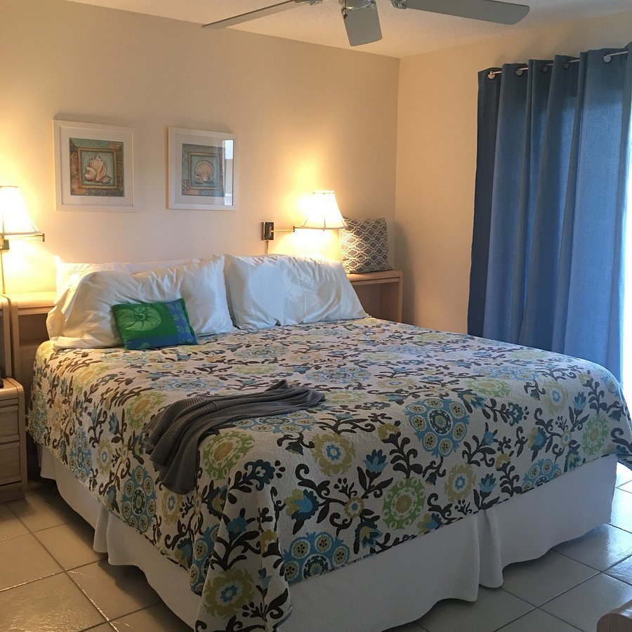 The Palm Bay Club — Guest room