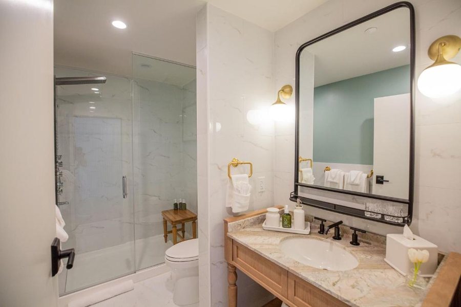 The Palmetto Hotel Charleston — Bathroom