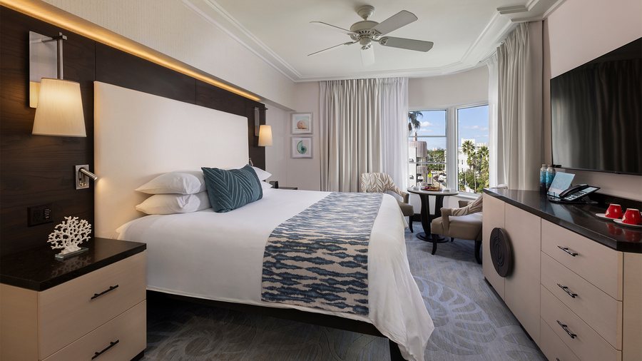 The Palms Hotel Spa Miami Beach Florida — Guest room