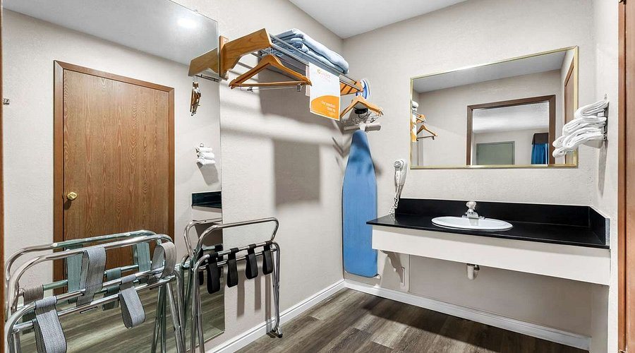 The Panguitch House — Bathroom