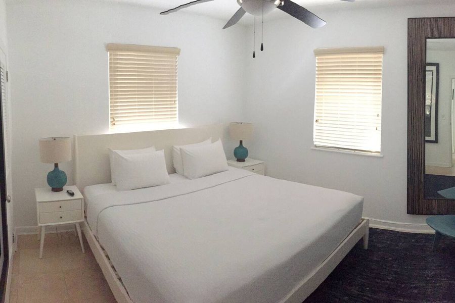 The Paradise Inn — Guest room