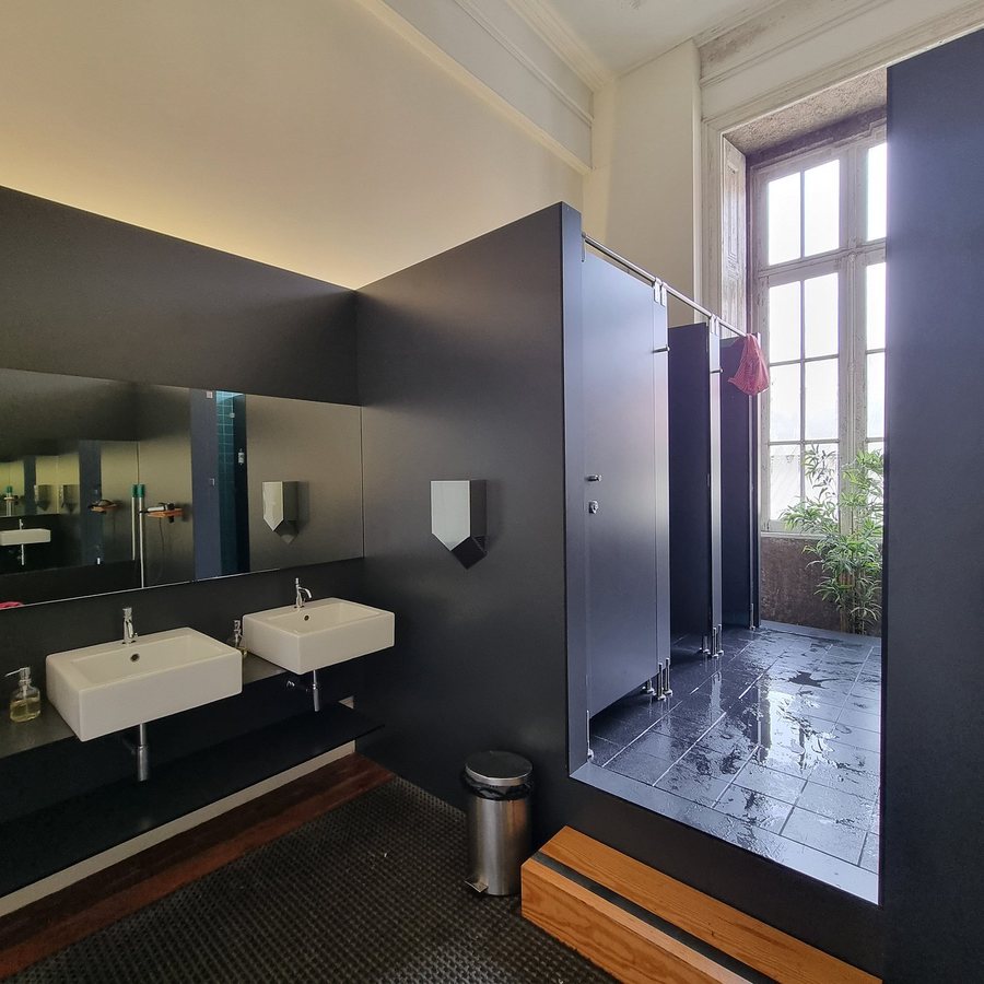 The Passenger Hostel — Bathroom