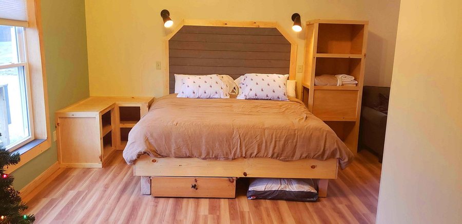 The Paw House Inn — Guest room
