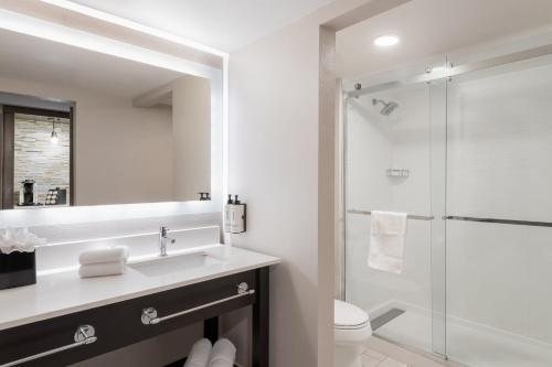 The Peach House — Bathroom