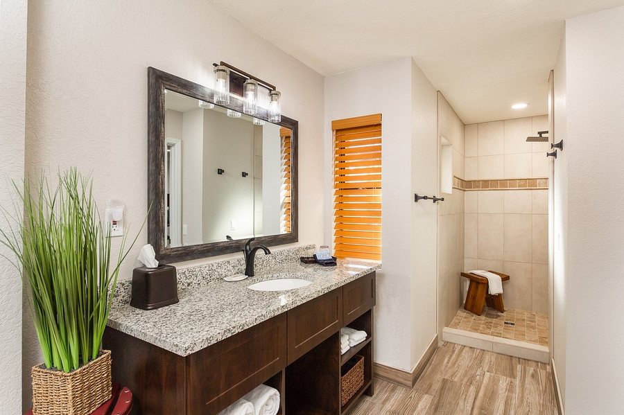 The Penrose Bed Breakfast — Bathroom