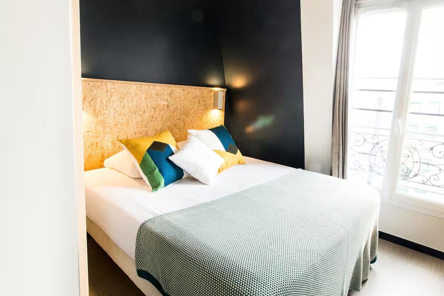 The People Belleville — Guest room