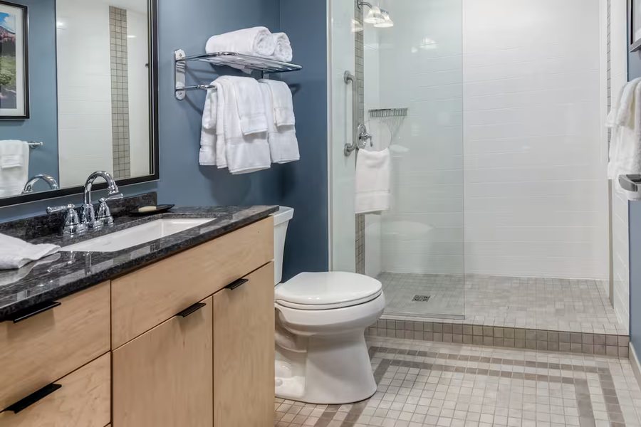 The Percy Inn — Bathroom
