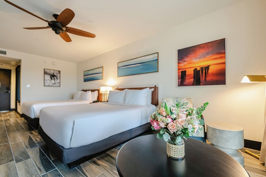 The Perry Hotel Naples — Guest room