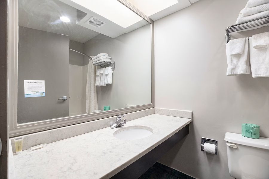 The Pidge Inn — Bathroom