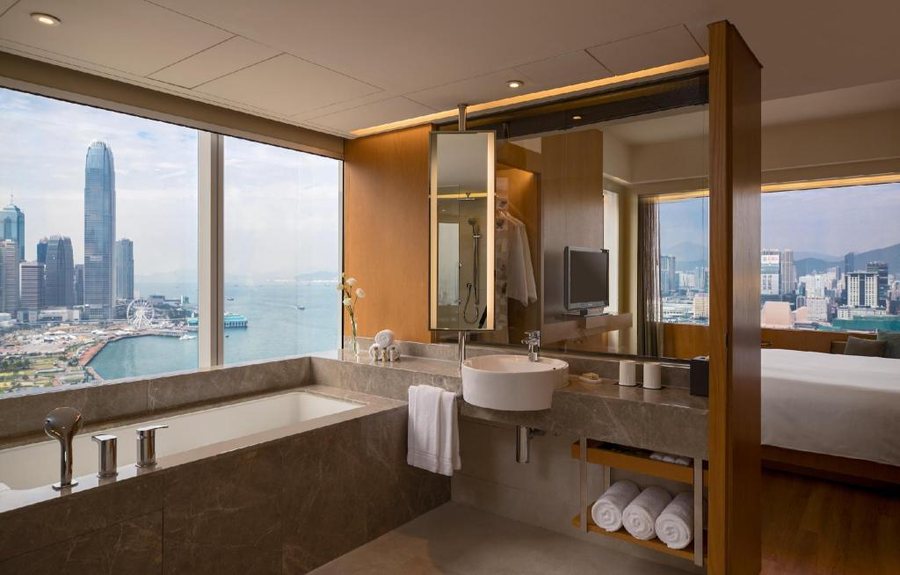 The Pier Hotel Hong Kong — Bathroom