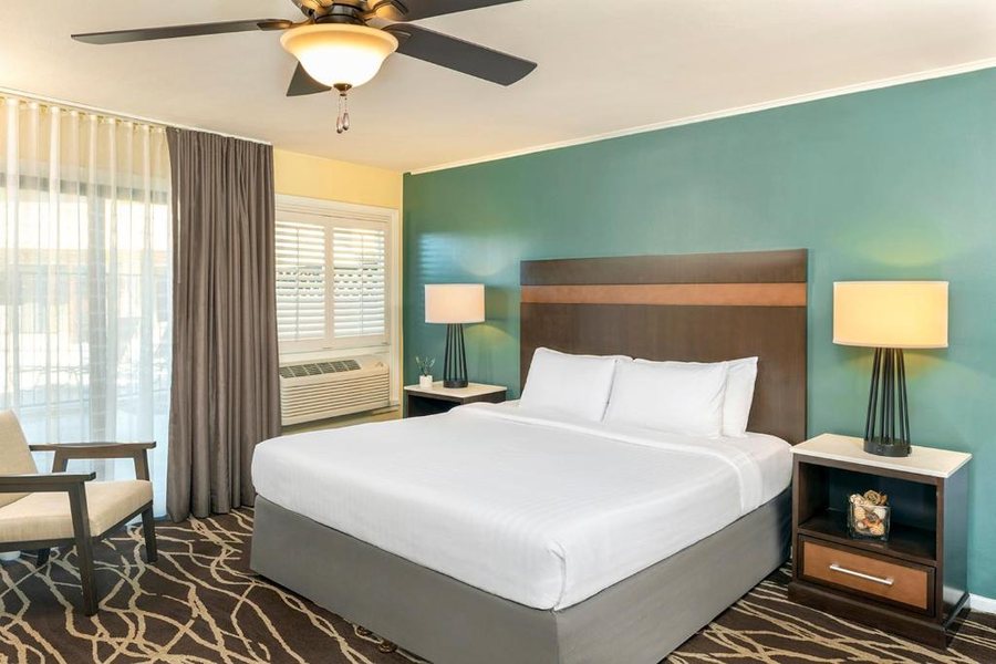 The Pierpont Inn Ventura California — Guest room
