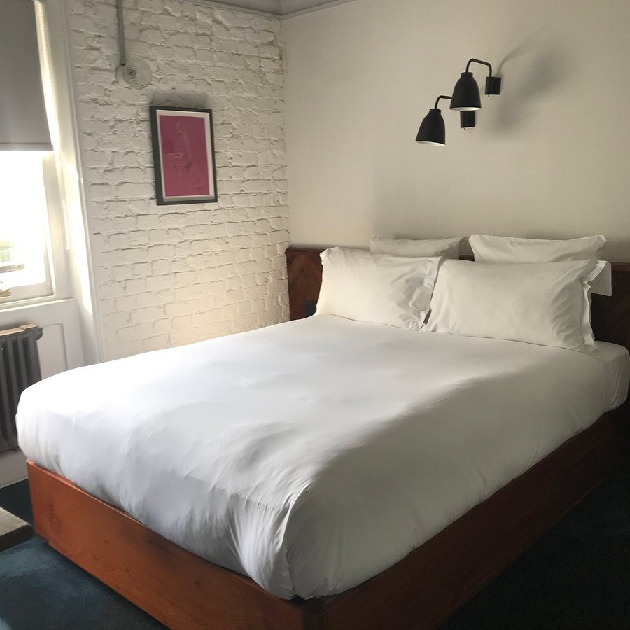 The Pilgrm — Guest room
