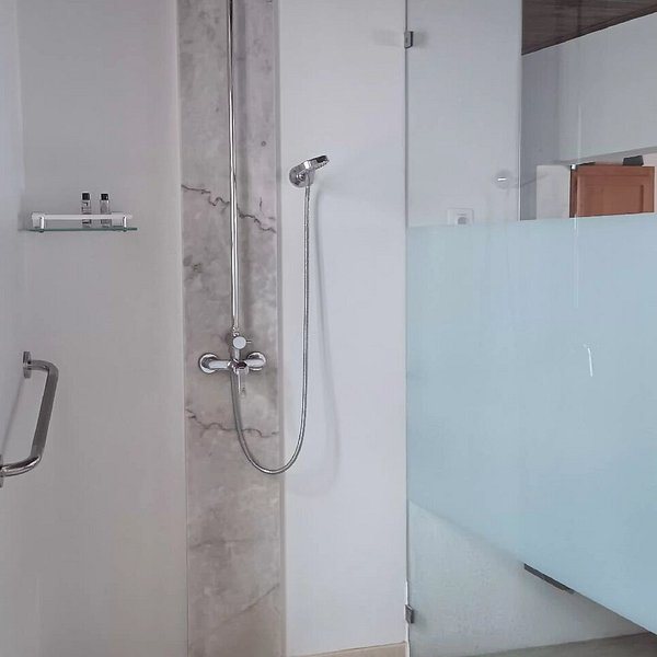 The Place At Evoramonte — Bathroom