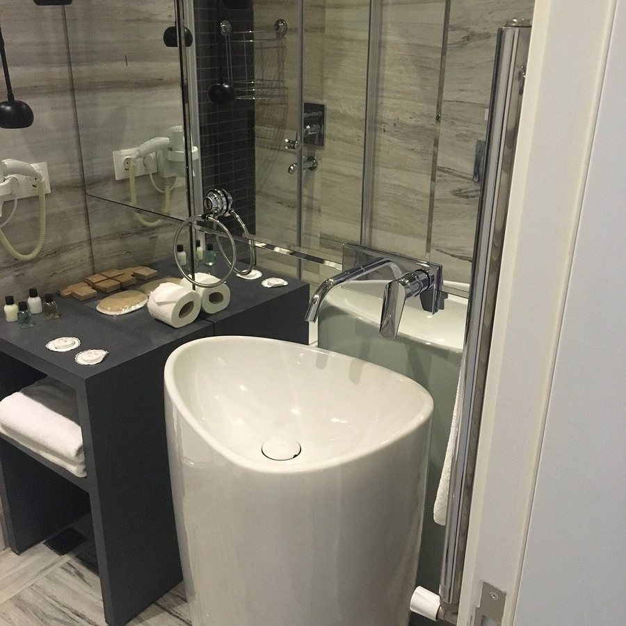 The Place Suites Istanbul — Bathroom