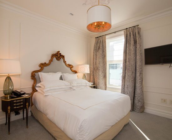 The Plaza New York A Fairmont Managed Hotel — Guest room