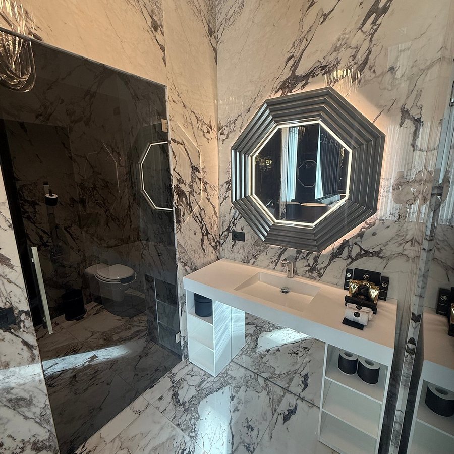 The Plein Hotel — Bathroom