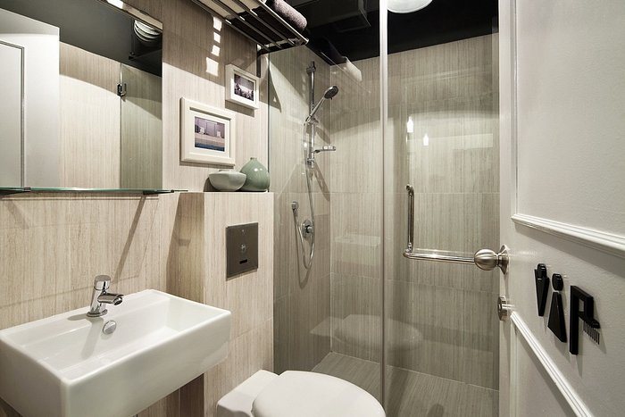 The Pod Sydney — Bathroom