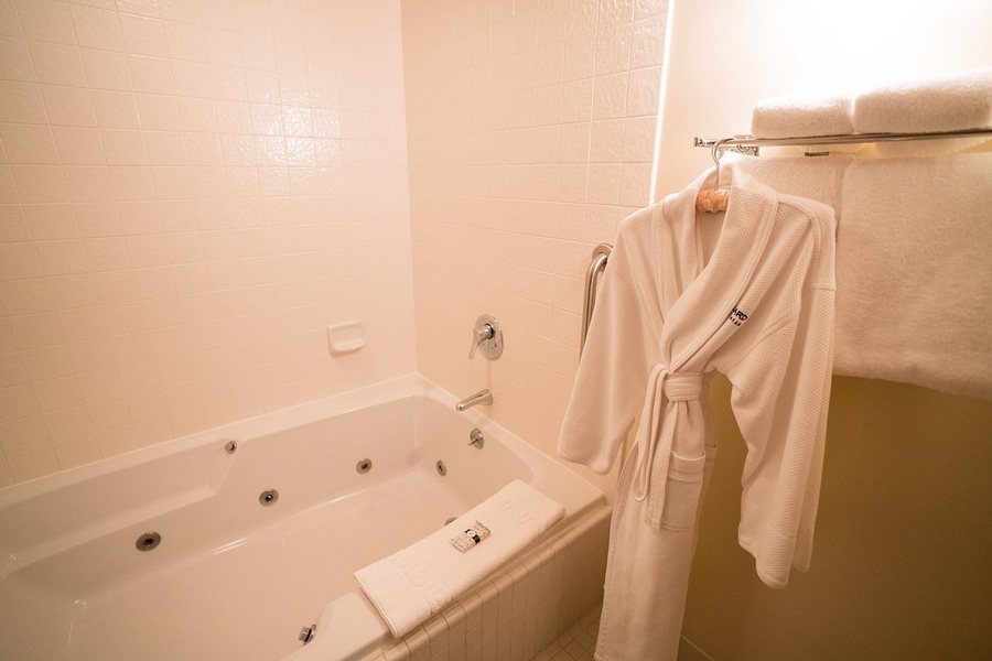 The Pollard Hotel — Bathroom