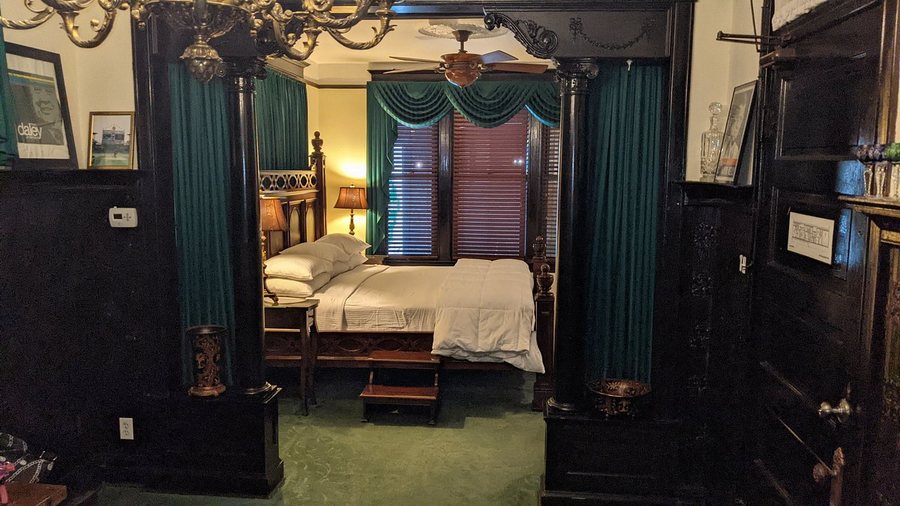 The Polo Inn Bridgeport U S A Chicago Illinois — Guest room