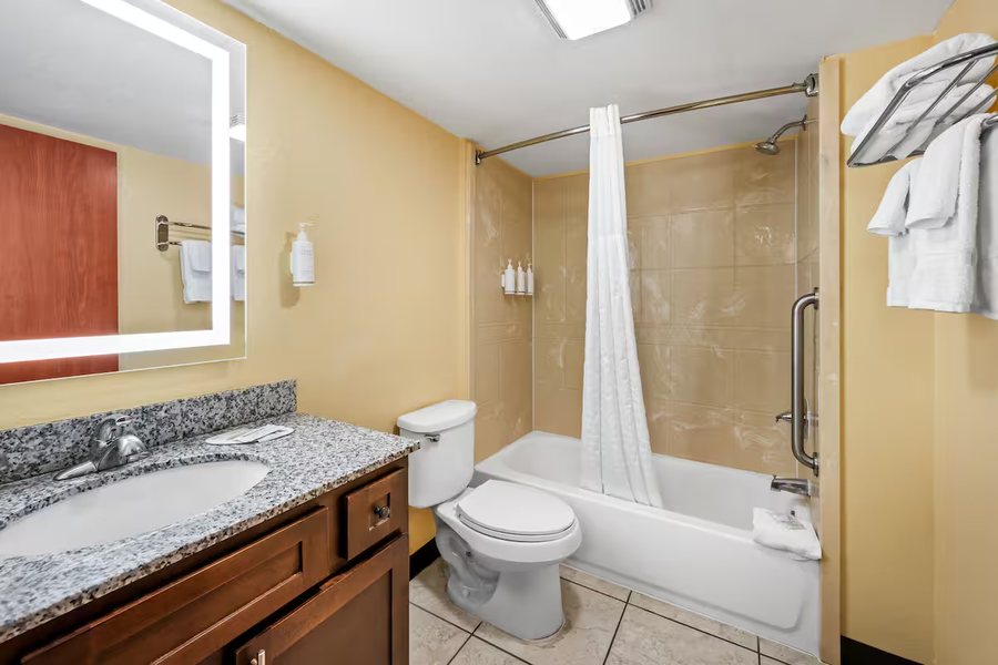 The Pontchartrain Hotel — Bathroom