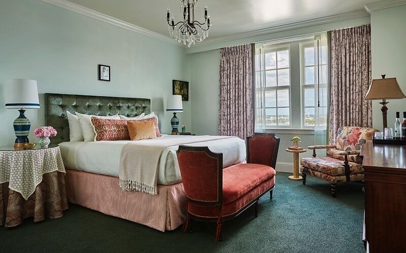 The Pontchartrain Hotel — Guest room