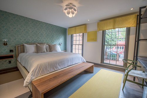 The Poppy Georgetown — Guest room