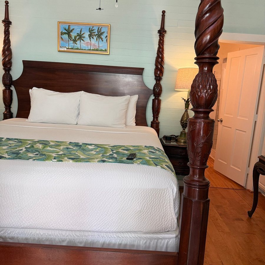 The Porch on Frances — Guest room