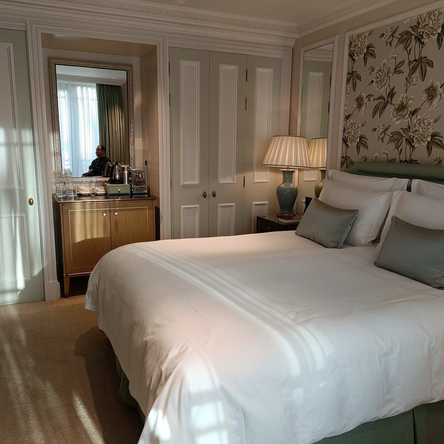 The Porchester Hotel — Guest room