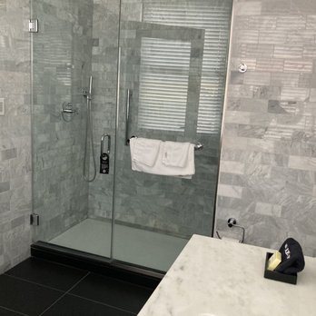 The Press Hotel Autograph Collection — Bathroom