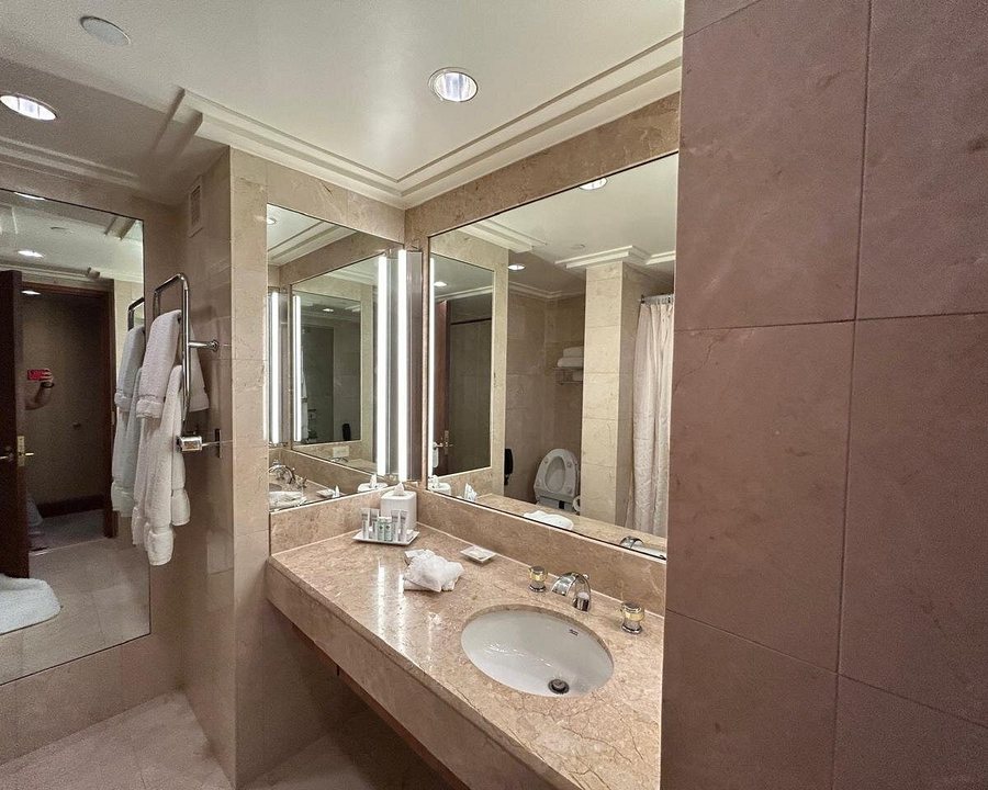 The Prince Kitano New York New York City New York — Bathroom