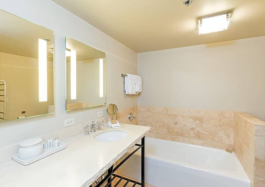 The Principal Hotel — Bathroom