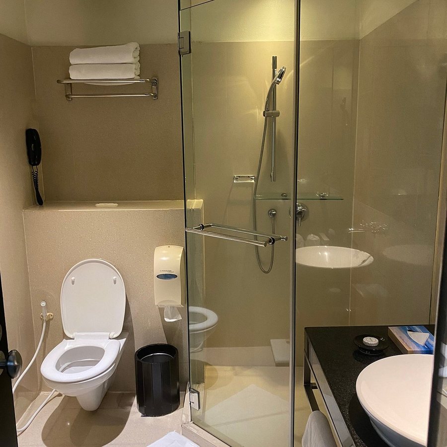 The Quarter Saladaeng By UHG — Bathroom