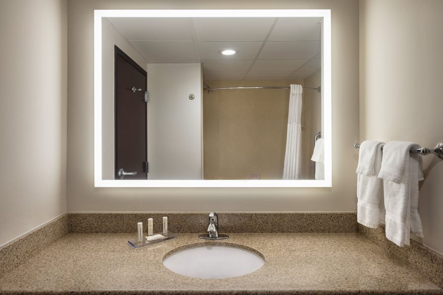The Quarters at Lake George — Bathroom