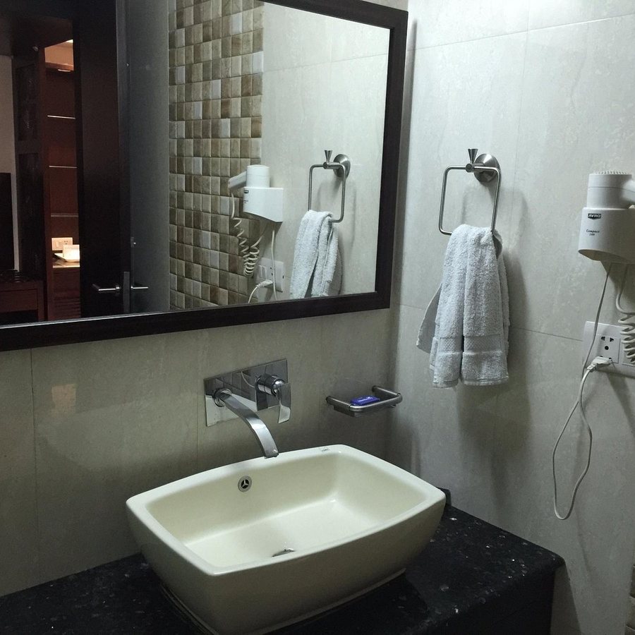 The R Blues Hotel — Bathroom