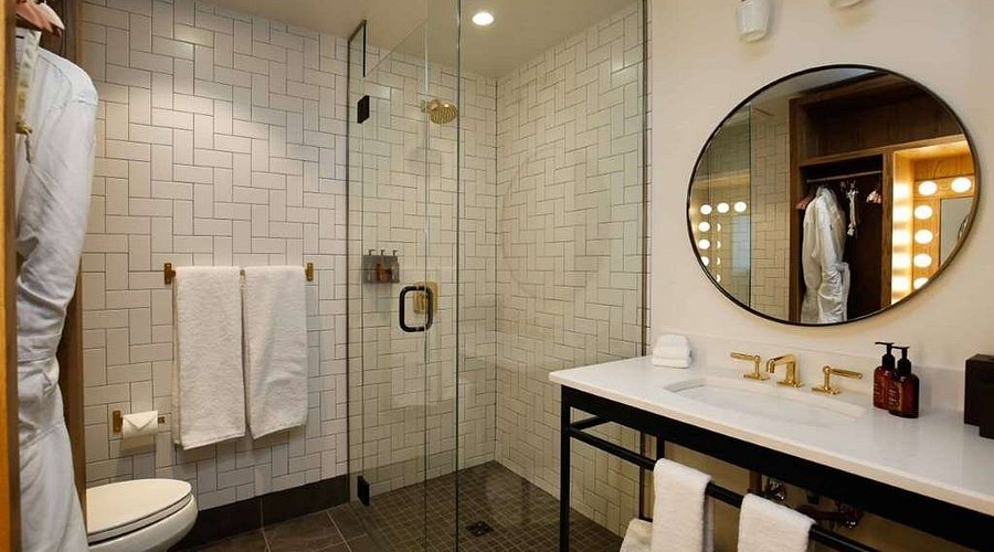 The Ramble Hotel — Bathroom