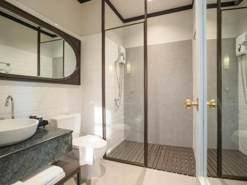 The Raweekanlaya Bangkok — Bathroom