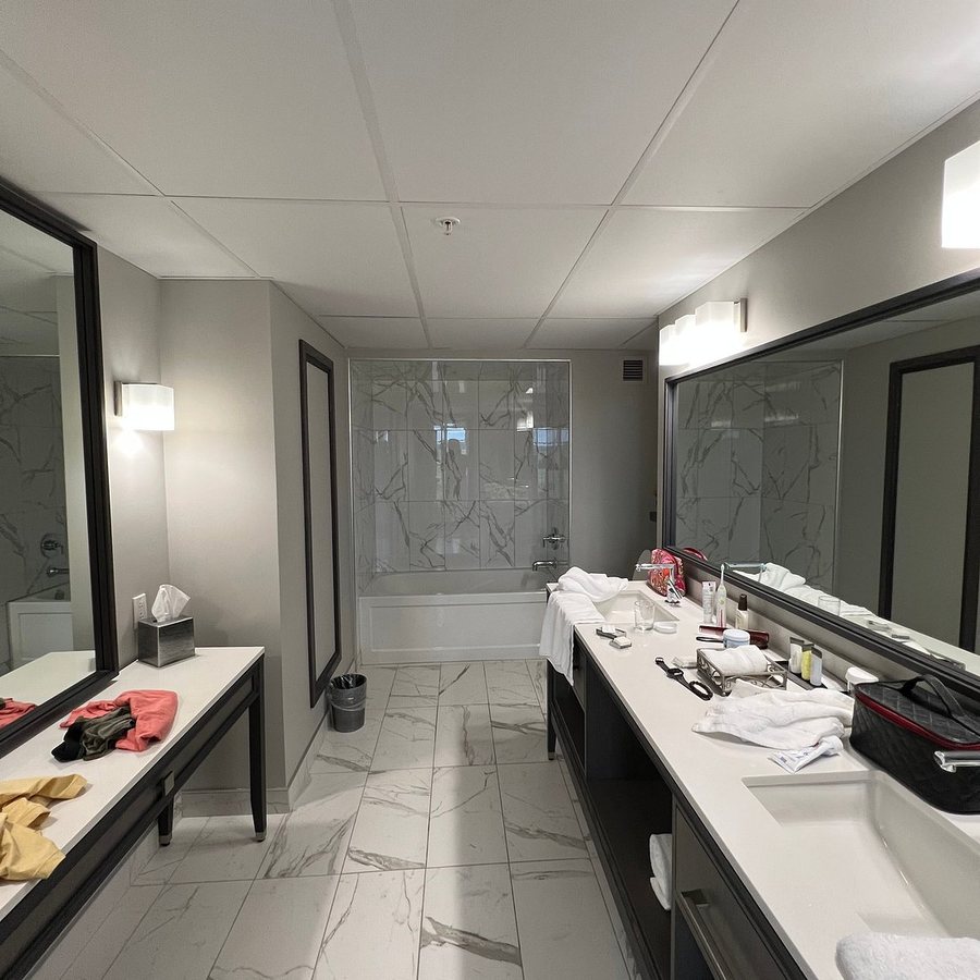 The Red Clover — Bathroom