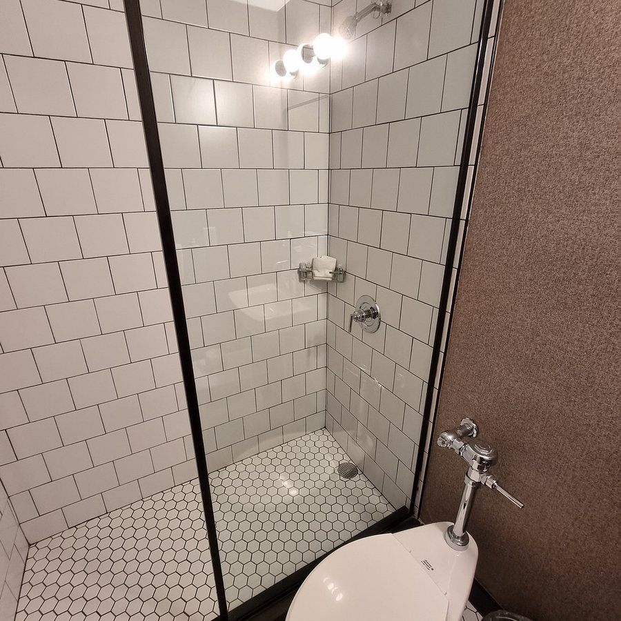 The Redford Hotel New York City New York — Bathroom