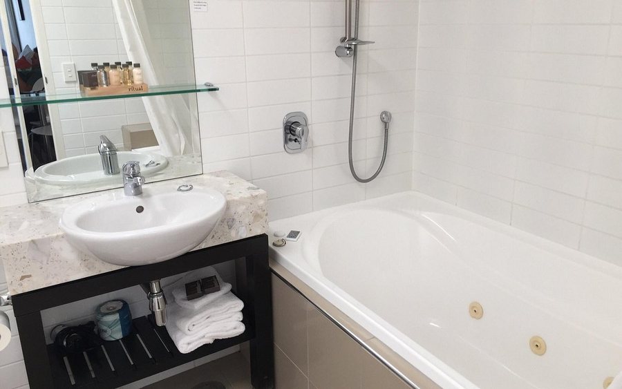 The Reef Resort — Bathroom
